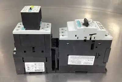 USED Siemens 3RV1031-4EA10 Circuit Breaker w/2 Accessory Modules