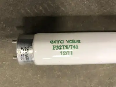 USED EXTRA VALUE F32T8/741