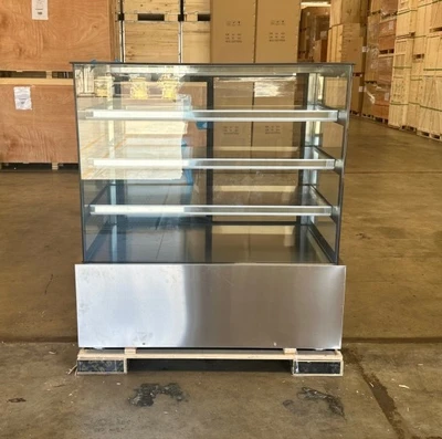 171-0328 47" Glass Donut Pastry Lighted Dry Bakery Case