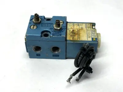 USED MAC VALVES PNEUMATIC SOLENOID VALVE 1/4" PORTS