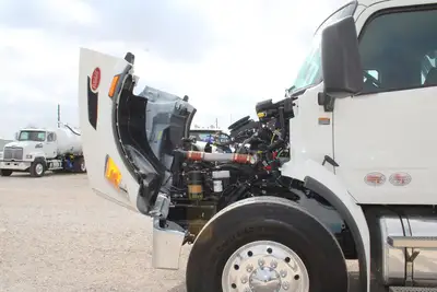 New | in-Stock 2027 PETERBILT 548 Rolloff Trucks Texas US | Roll Off Truck World #1492003