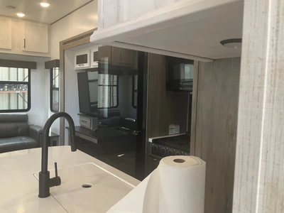 Used 2021 MILESTONE 377MB Campers, Caravans, Motorhomes Michigan US | Miedema Asset Management Group #1335040