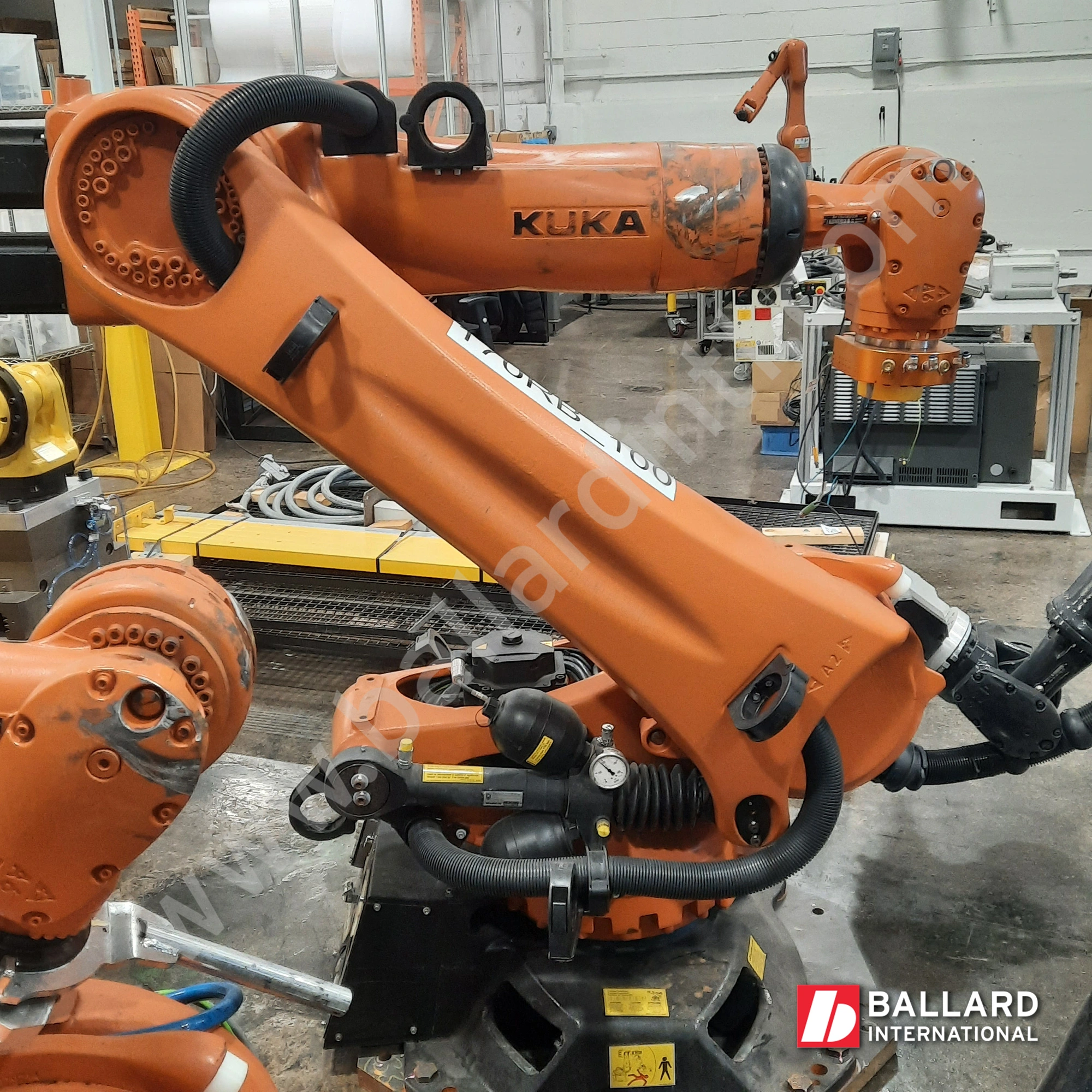 KUKA KR 180 R2900 Robot System w/ KRC4 Controller