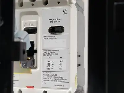 Used EATON SVX025A1-5A4N1 Switchgears British Columbia CA | Lenmark #240174