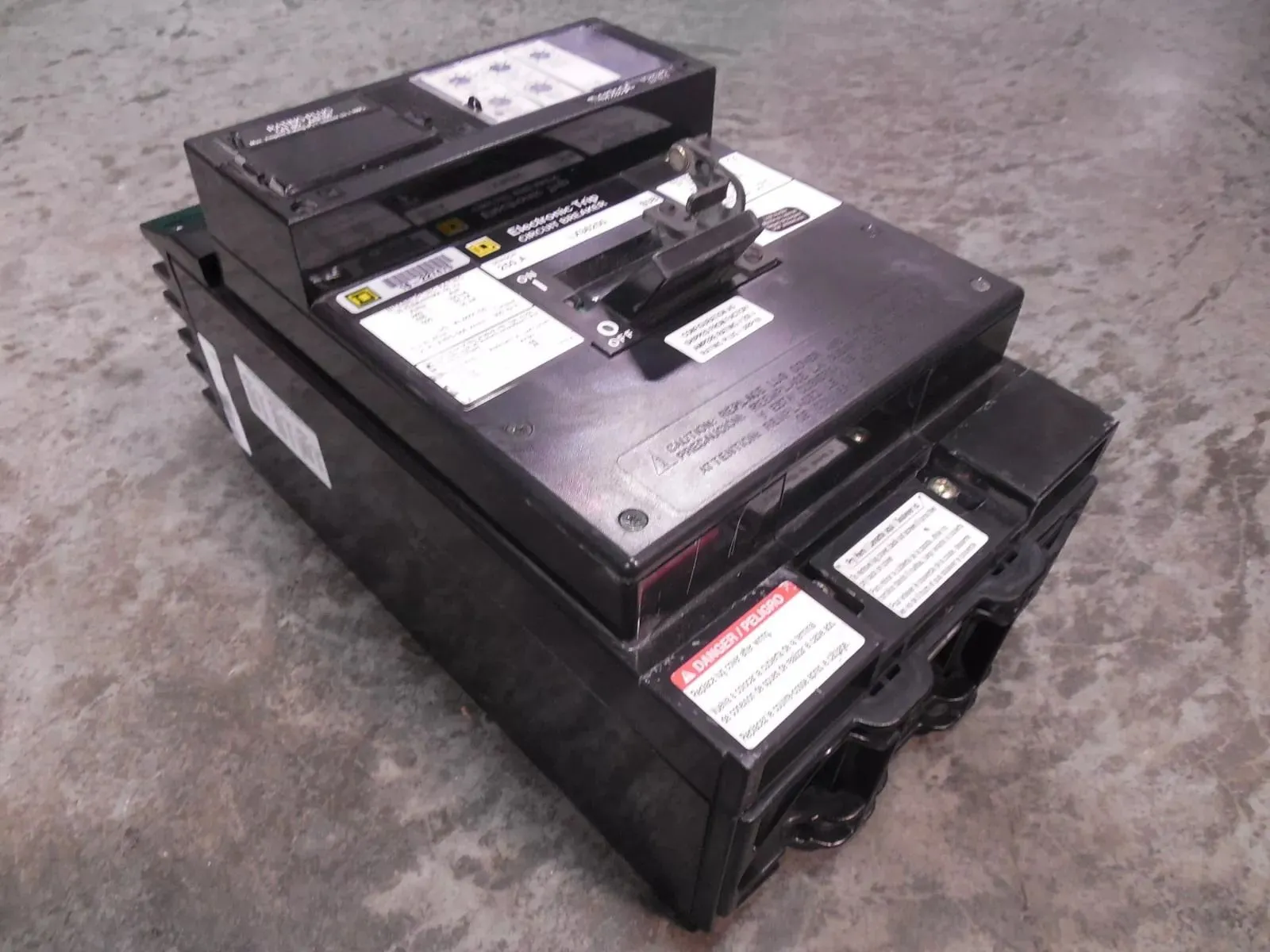 Square D LX36250 Electronic Trip Circuit Breaker 250A 600VAC no Rating Plug Used