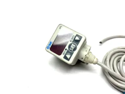 ZSE40F-C6-62L | SMC  Digital Vacuum Pressure Switch - Used