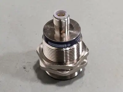 NEW TELEMECANIQUE XS530B1PAM12