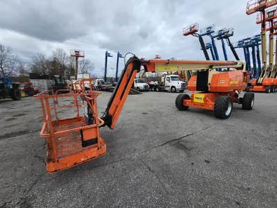 USED 2014 JLG 800AJ