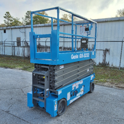 USED 2015 Genie GS-3232