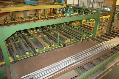 USED HEAVY DUTY ROLLER CONVEYORS 3100 MM