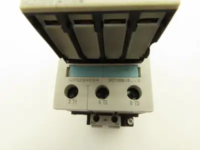 Siemens 3RT1036-1BB40 Motor Starter Contactor 460VAC 40HP Aux Relay 24VDC Coil