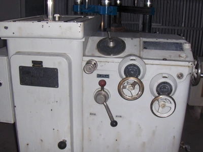 1.96 x 16" WGW Mdl. 50 / 400 Hydraulic Keyseater