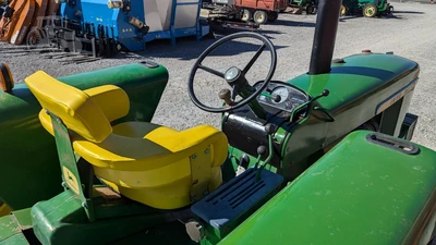USED 1970 JOHN DEERE 2520