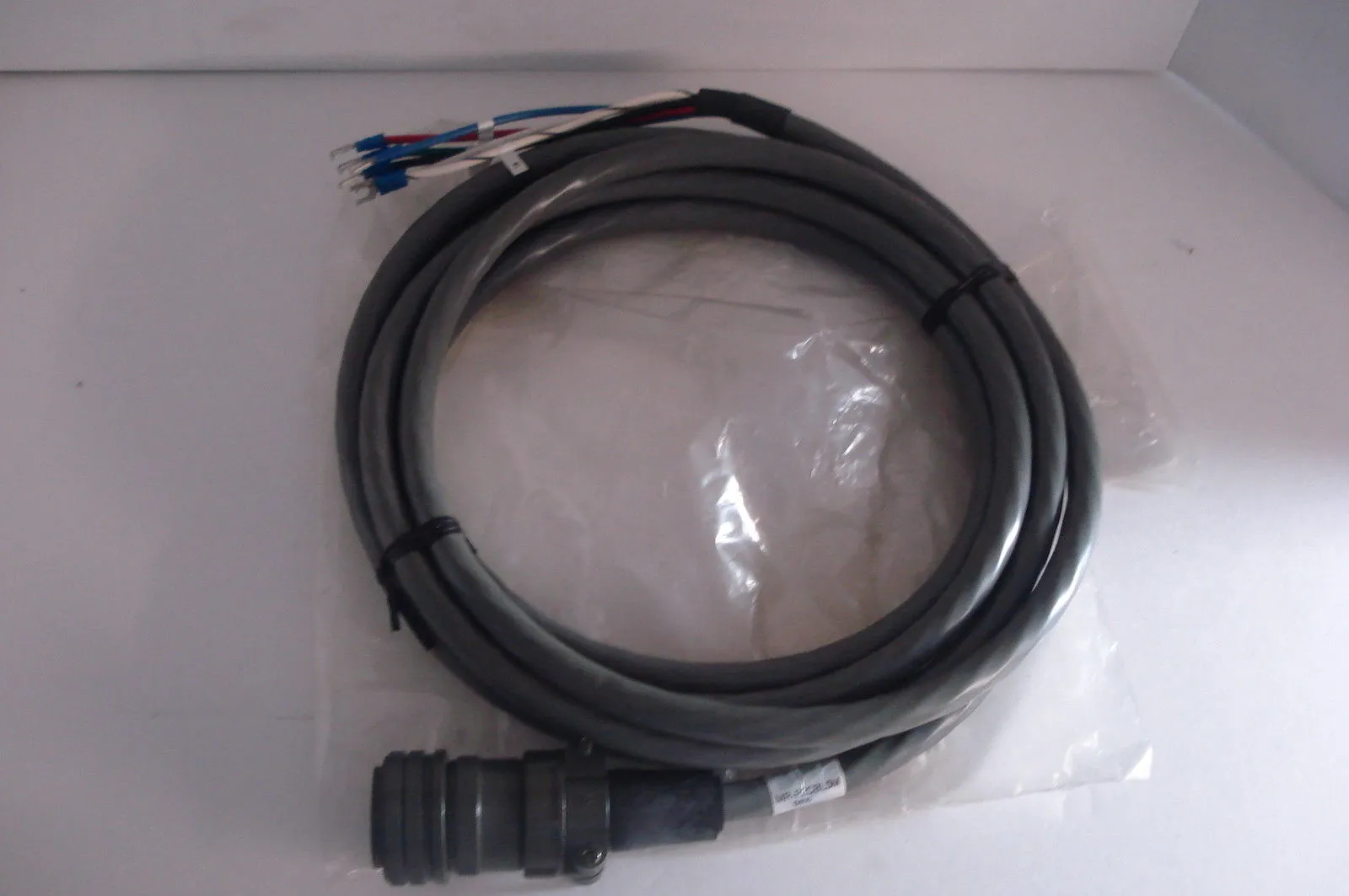 NEW MITSUBISHI MR-P2CBL5M CABLE