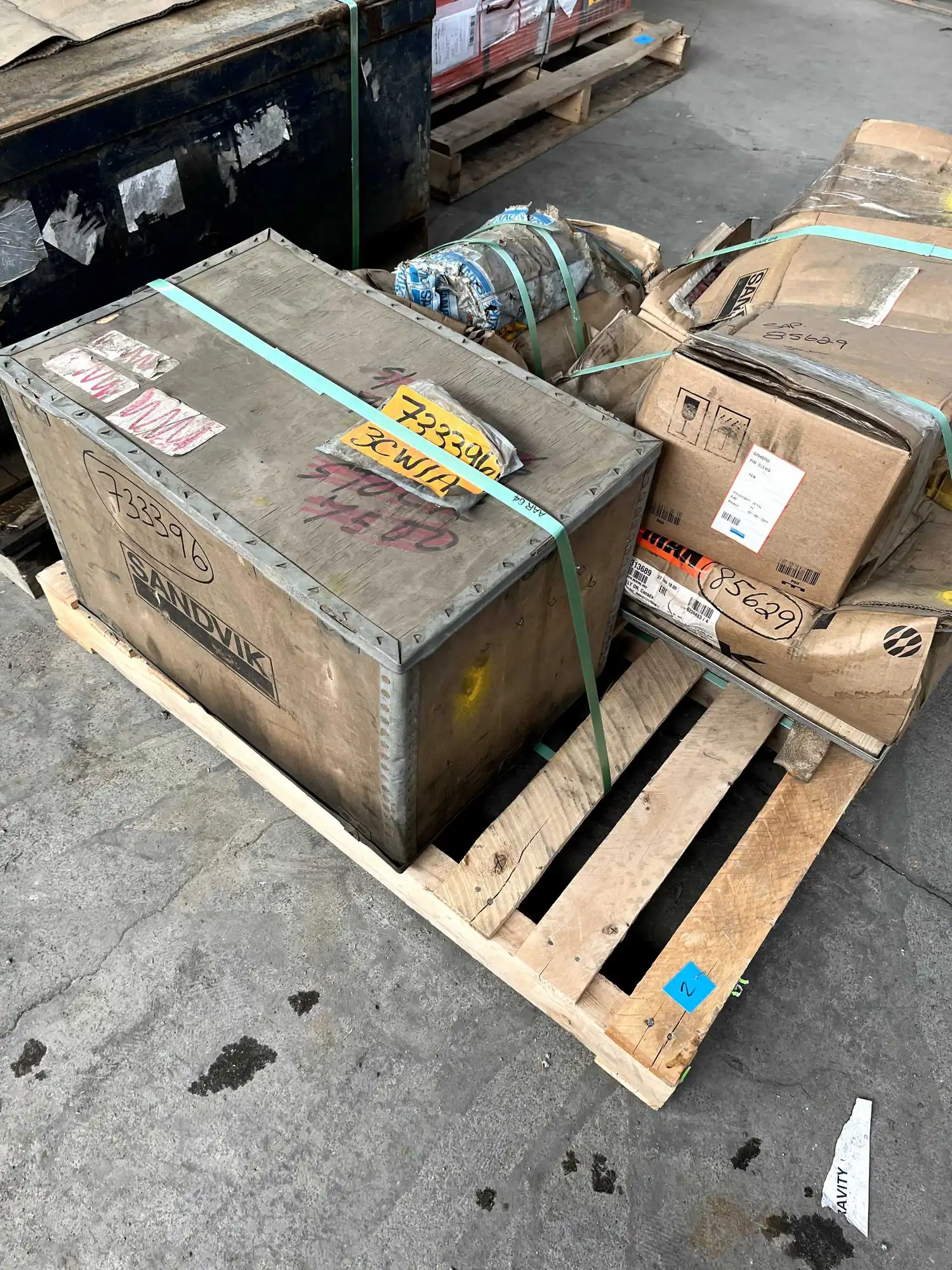 BULK QTY OF SANDVIK VALVES