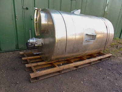 2200L S/S Vertical Enc  Tank