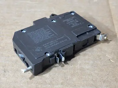 Used SQUARE D QOB115 Switchgears British Columbia CA | Lenmark #1438700