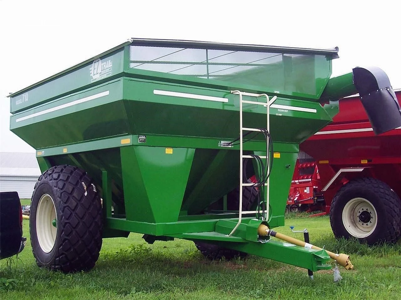 New | in-Stock 2025 E-Z TRAIL 710 Grain Carts Pennsylvania US | Zimmerman Farm Service #1409933