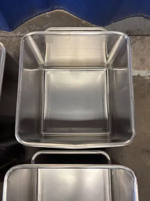 New | in-Stock M&M Equipment Corp. 400# Buggies Bins Illinois US | M&M Equipment Corp. #1405270