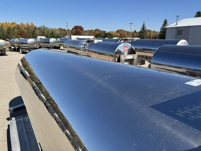 Used 2017 WALKER MILK TANKER TRAILER Liquid Supply Trailers Michigan US | Miedema Asset Management Group #1709518
