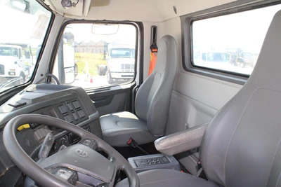 Used 2019 VOLVO VHD64B200 Septic/Sewer/Vacuum Trucks Texas US | Roll Off Truck World #1492002