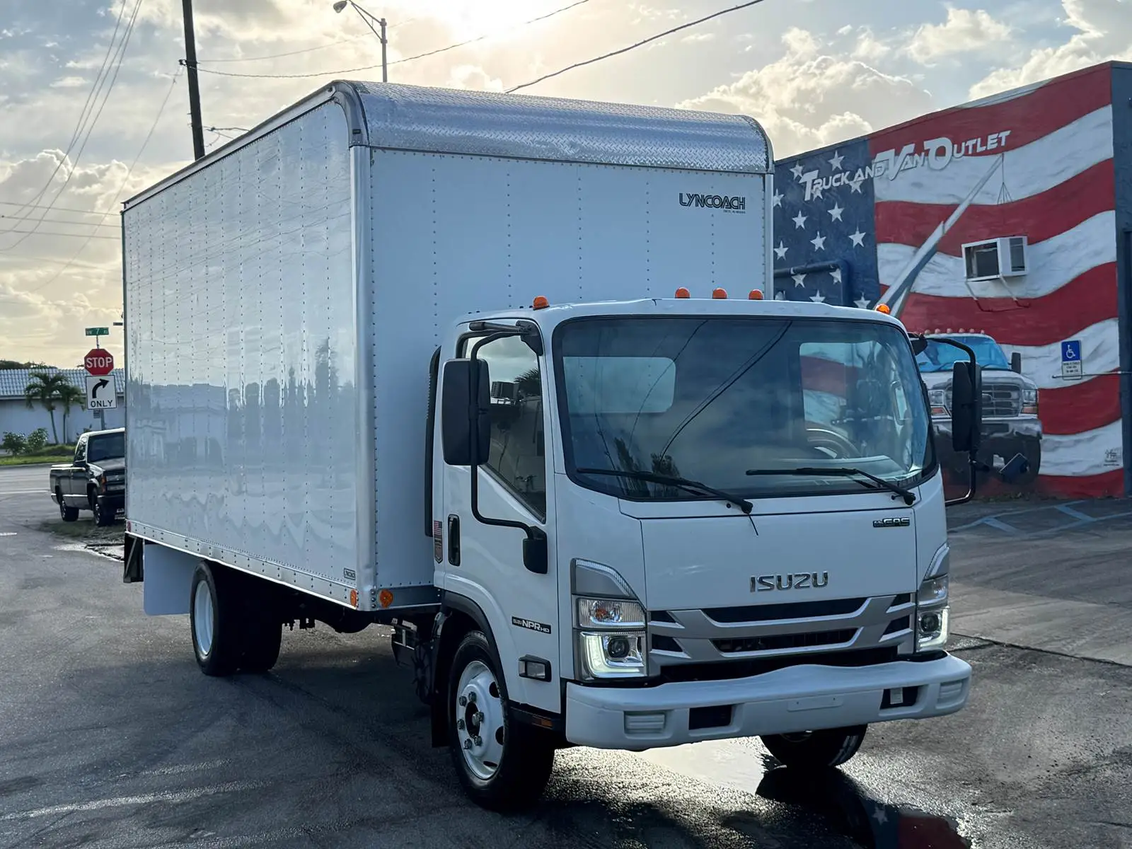 Used 2023 ISUZU NPR HD Box trucks Florida US | Truck and Van Outlet #1708746