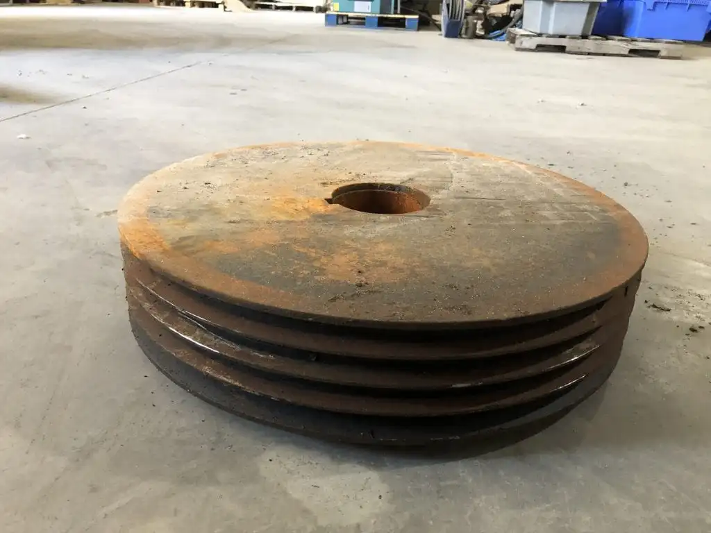 22″ x 4-1/4″ 4-Groove V-Belt Sheave / Pulley ; 3/4″ x 3/4″ Grooves , 4.25″ input