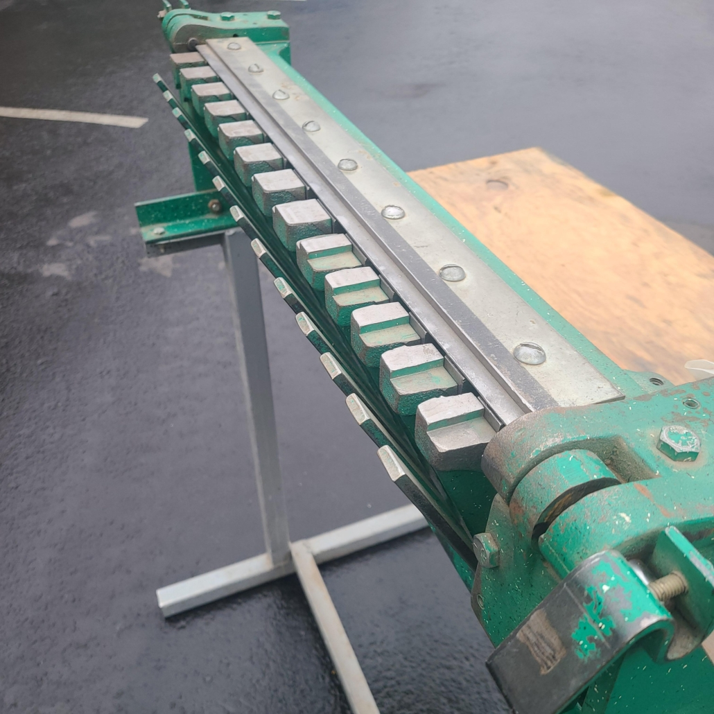 U14627C Used Tennsmith  24″ cleat bender on stand