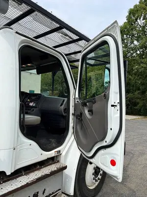 Used 2015 FREIGHTLINER M2-106 Tractors & Trailers Pennsylvania US | Monster Equipment #1370993