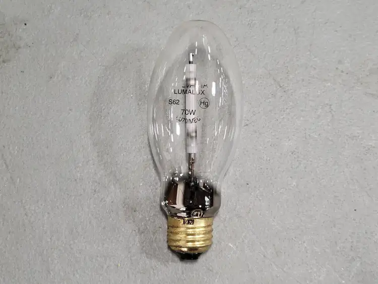 Used SYLVANIA E17 Lighting British Columbia CA | Lenmark #254774