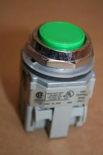 Used IDEC ABD11ON GREEN Relays & Switches Michigan US | Ideal Machinery #579414
