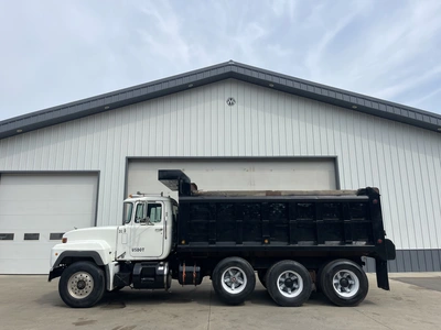 Used 1995 MACK RD688S TRI-AXLE Dump trucks Michigan US | Miedema Asset Management Group #1355014