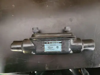 NEW THOMAS & BETTS 734A