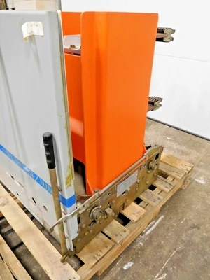 Used GE VB 7.2-500-3 Circuit Breakers Ohio US | Equipment Recovery Corp. #1330372