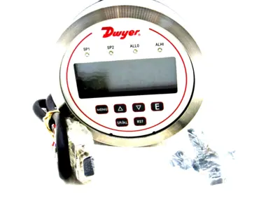 NEW DWYER DH3-009-SS DIGITAL PRESSURE SWITCH DH3009SS