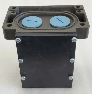 NEW Balluff BNS 819-D04-D16-100-10
