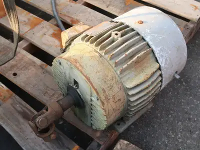 7.5 hp, 230/460 volts, 1760 rpm, 213T Electric Motor