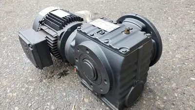NEW 2010 SEW-EURODRIVE SAF67 / DT9054
