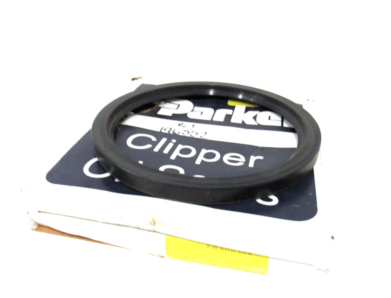 LOT OF 2 NEW PARKER 2QTR12 OIL SEALS