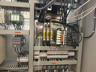 2010 MILLTRONICS VM25 Vertical Machining Centers | Machinery Resources International (19)