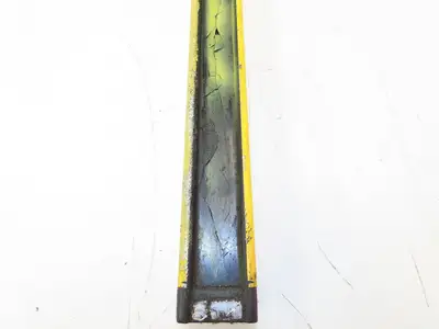 Allen Bradley 440L-T4D0750-N Guardmaster Light Curtain Transmitter *Cracked*