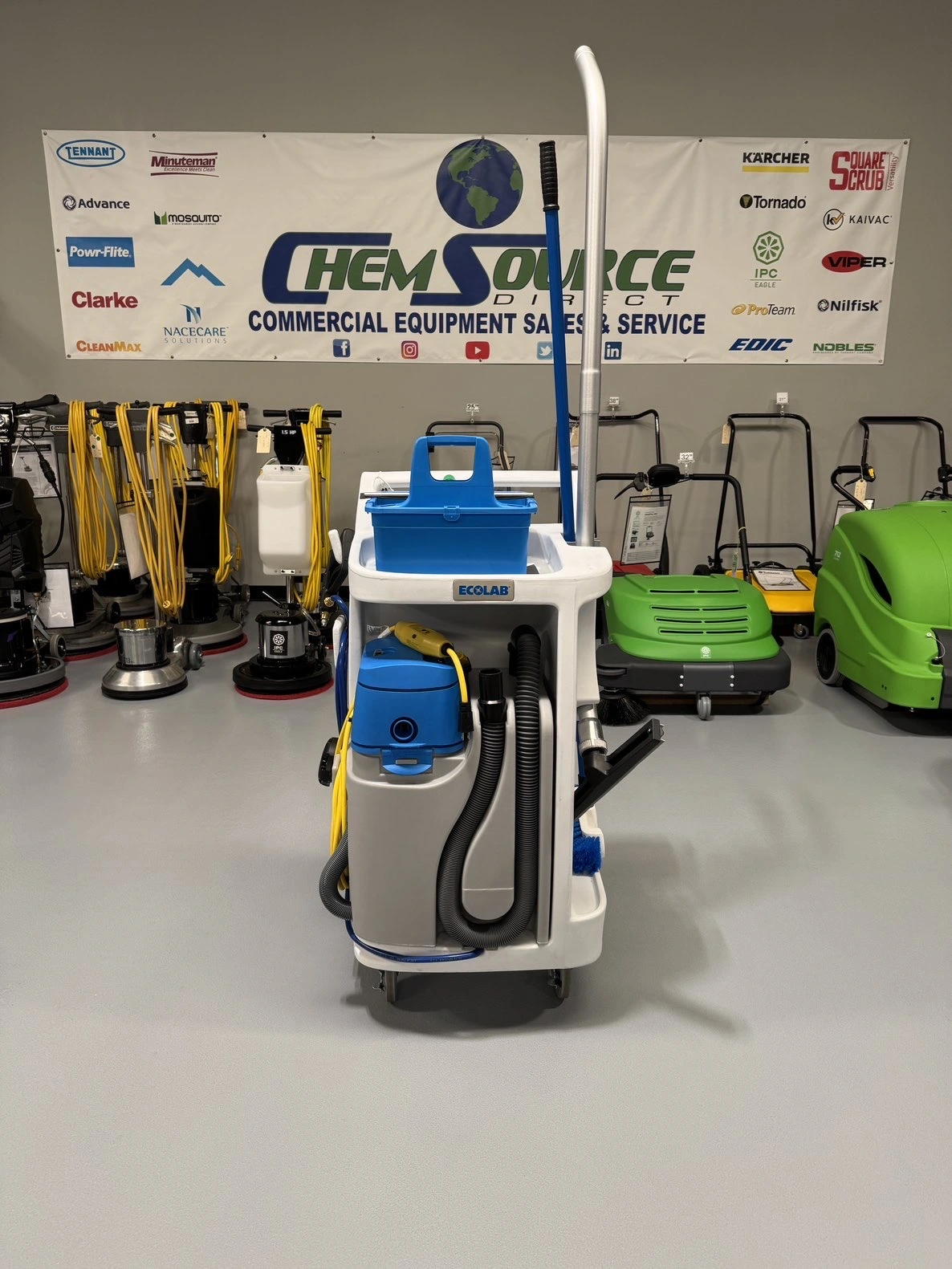 Ecolab Cleaning Caddy QC with Wet Vac NEW