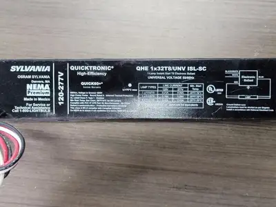 USED SYLVANIA QHE1X32T8/UNV ISL-SC