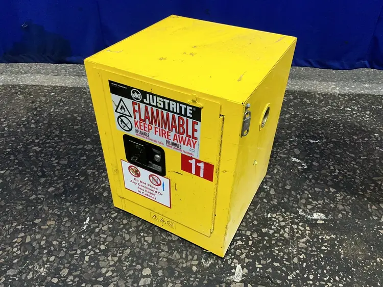 Used JUSTRITE 890420 Cabinets Ohio US | HGR 24 #1460149