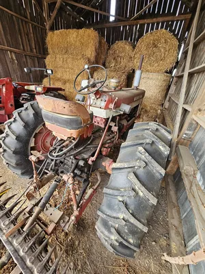 FARMALL 560 Tractor | Iron Listing (20)