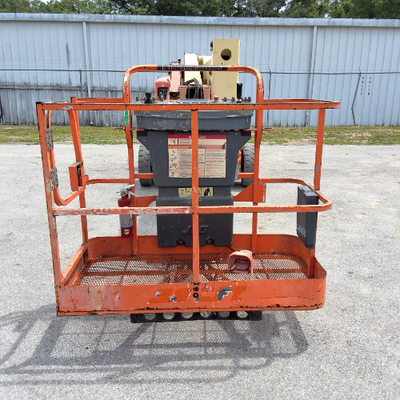 USED 2014 JLG E450AJ