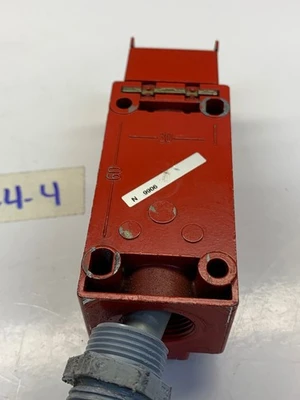 USED Telemecanique XCS-A801
