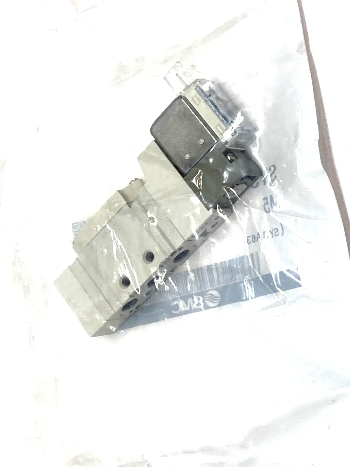 NEW SMC 5-PORT SOLENOID VALVE 24 VDC M5