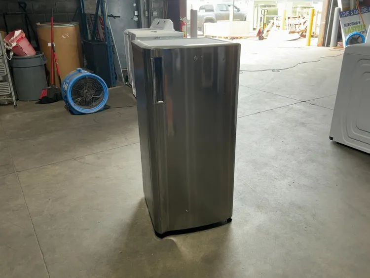 Used LG LRONC0605V Refrigerators Michigan US | Miedema Asset Management Group #1320894