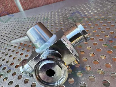 USED PHARMACIA DN6 AV SMO 254 4-WAY 316 VALVE 56-5758-00 W/ 1.2" SANITARY FITTING